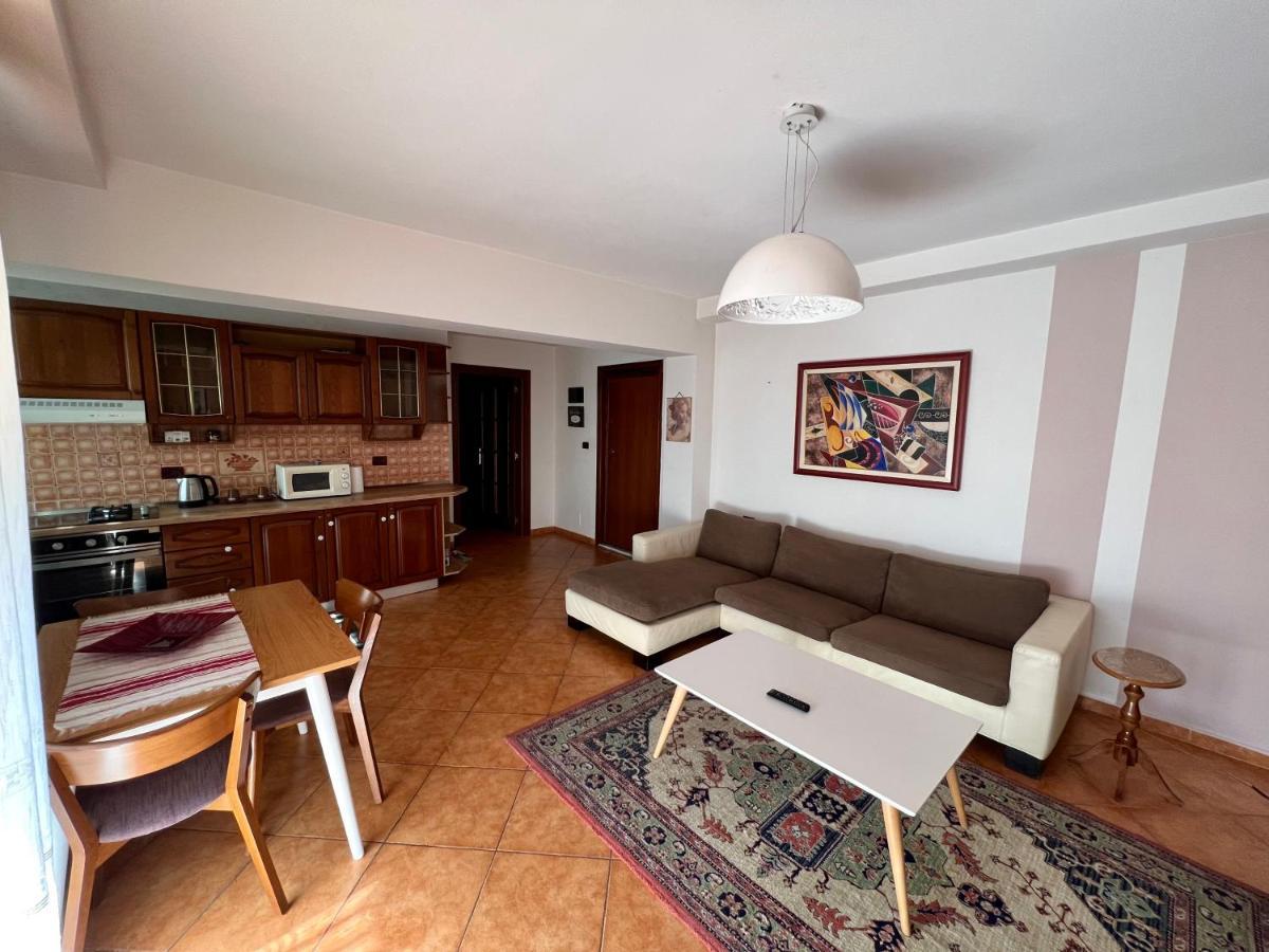 Apartment In Skanderbeg Square - Tirana Center 1 المظهر الخارجي الصورة